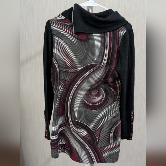 VEX Collection Abstract Sweater - Picture 2 of 11